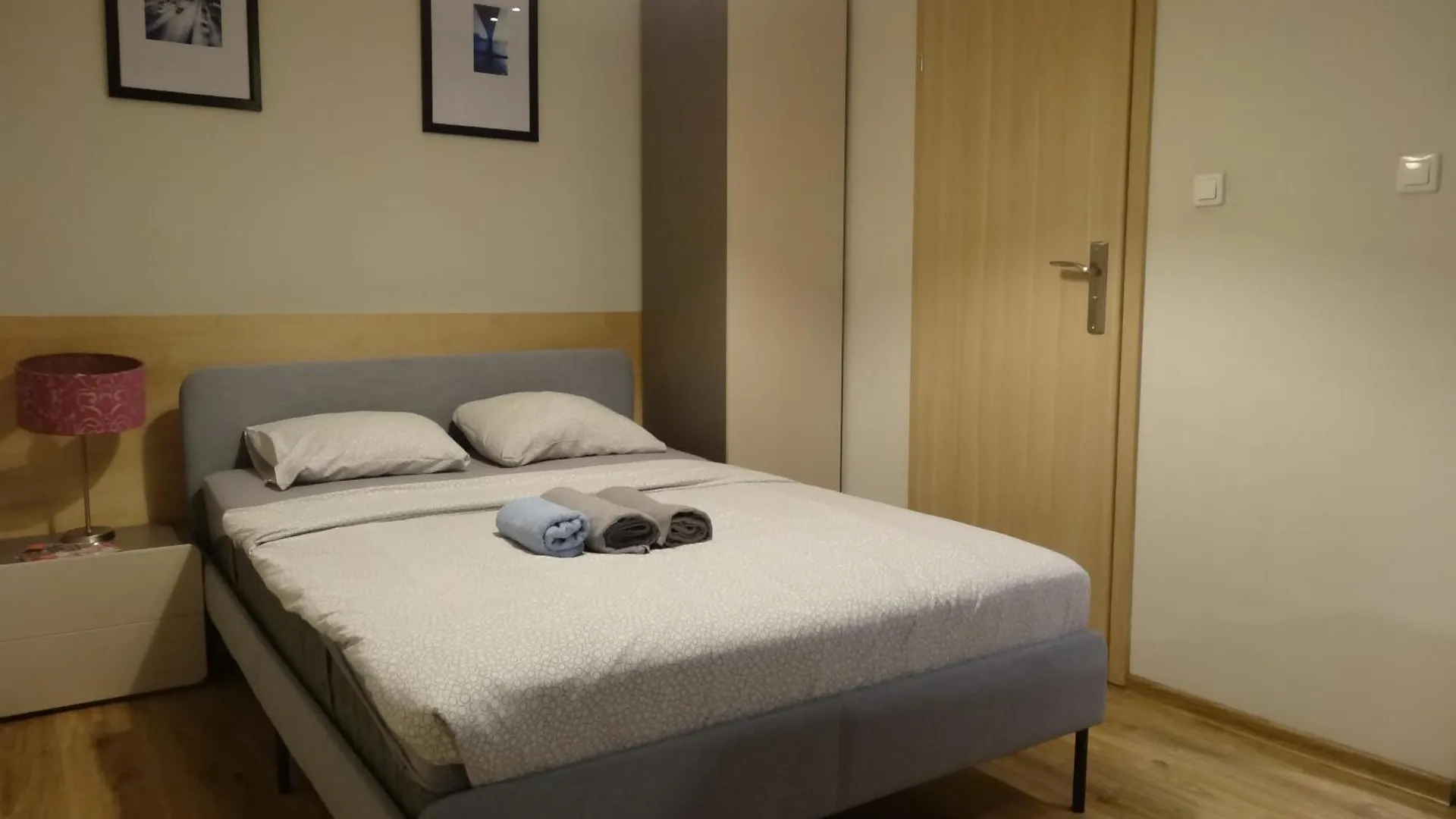 Mimosa Rooms Poznan Homestay