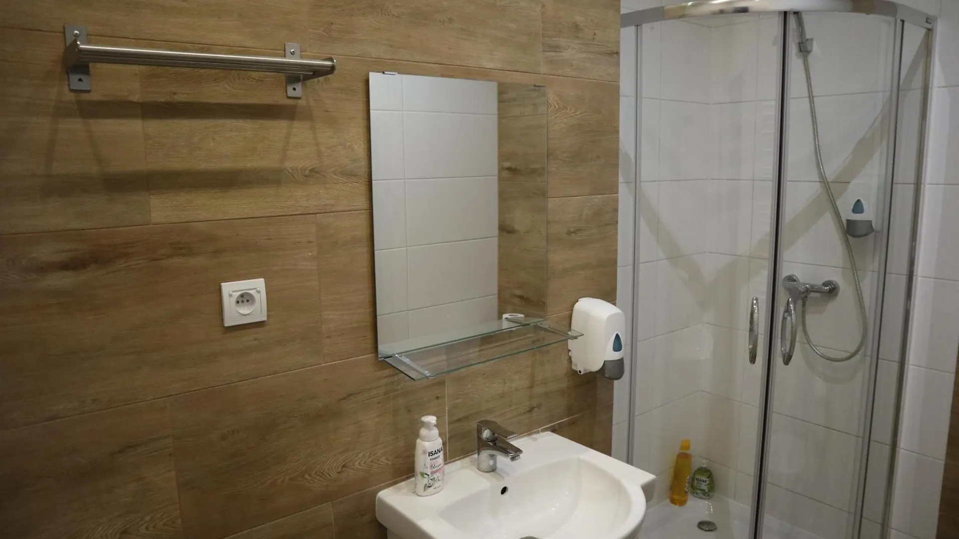 Mimosa Rooms Poznan 0*,