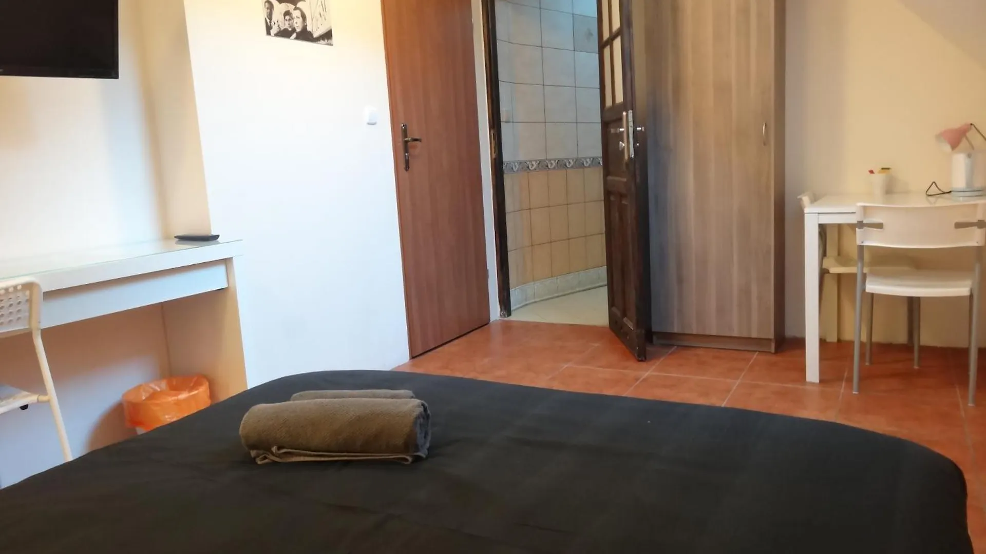 Mimosa Rooms Poznan Homestay
